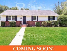 Building Photo - Easy living in this 3 BR, 1 BA Rancher