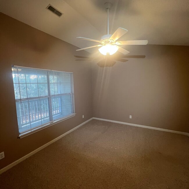 Building Photo - 2942 Mulberry Ln