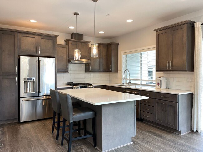 Building Photo - CLICK "REQUEST A TOUR" NOW!