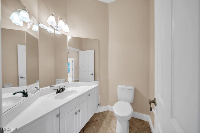 Building Photo - 2015 SE 12th St