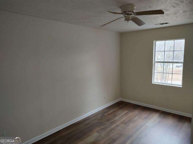 Building Photo - 4957 N Redan Cir