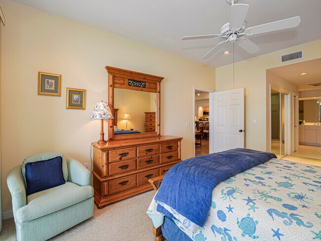 Building Photo - 5225 E Harbor Village Dr
