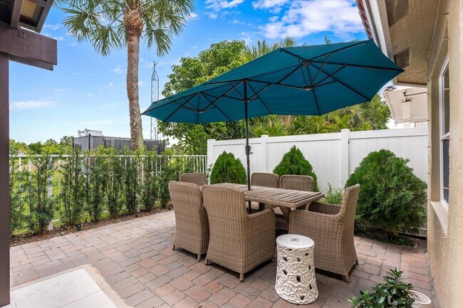 Building Photo - 10112 Aqua Vista Way