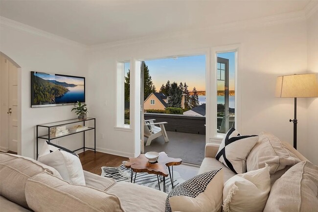 Building Photo - Laurelhurst View Home