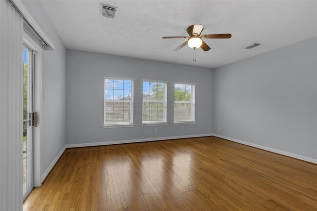 Building Photo - 341 W 23rd St