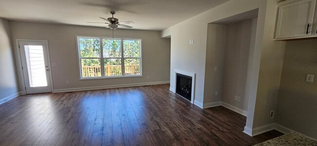 Building Photo - 1240 Ainsworth Alley