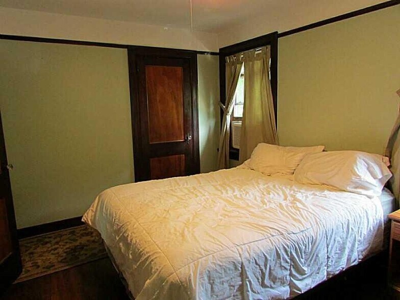 Building Photo - 3761 Orpwood St