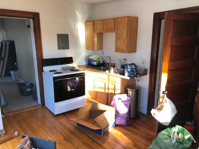 Building Photo - 41 Waterville St