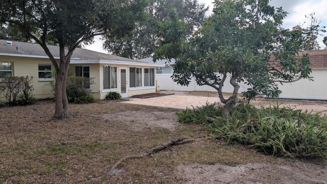 Building Photo - 4019 28th Ave N