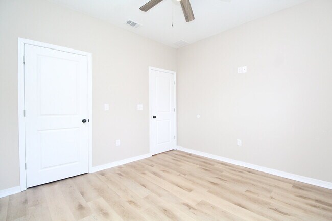 Building Photo - 2023 built modern open layout home on an acre lot in Milton just off Hwy 90
