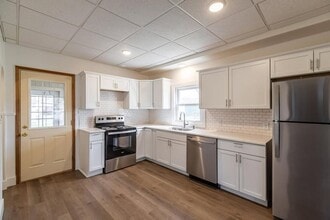 Building Photo - Southside 3BR house w/ garage and quartz countertops!