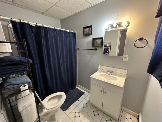 Building Photo - Grumbach Ave