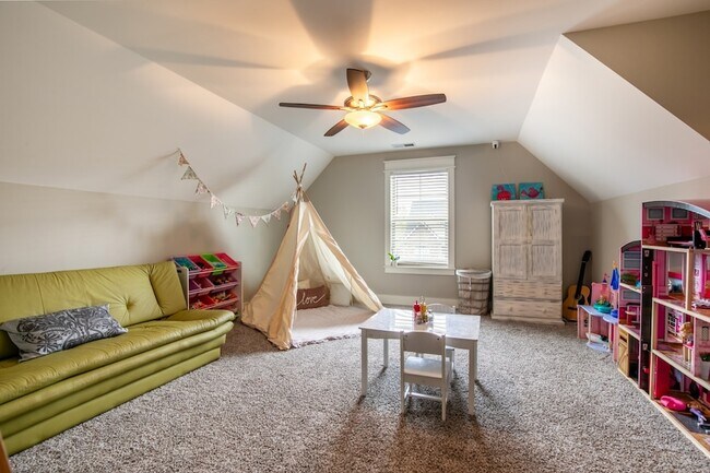 Building Photo - 5322 Honeybee Dr