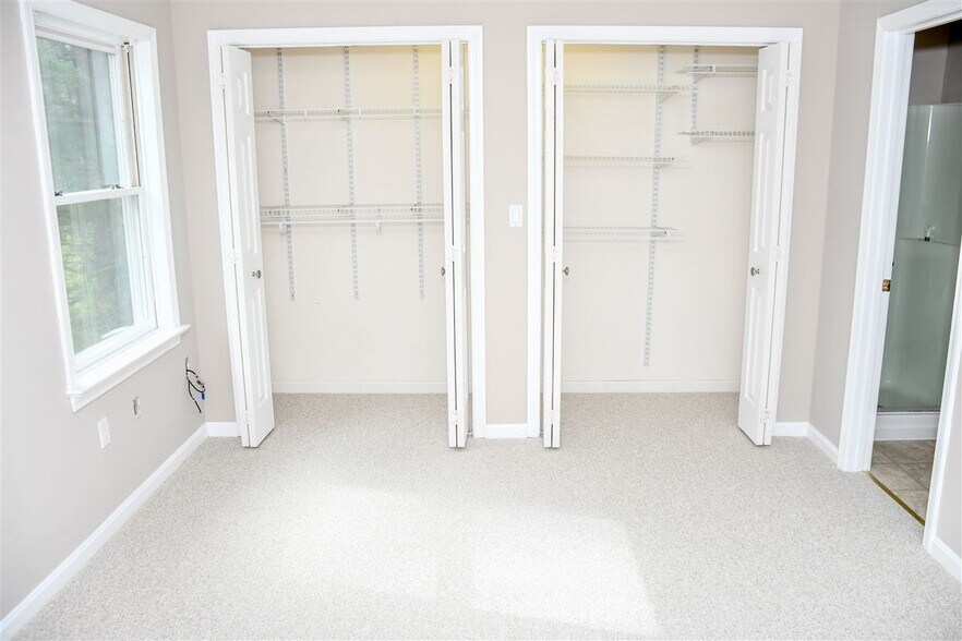 Building Photo - 52 Cadogan Way