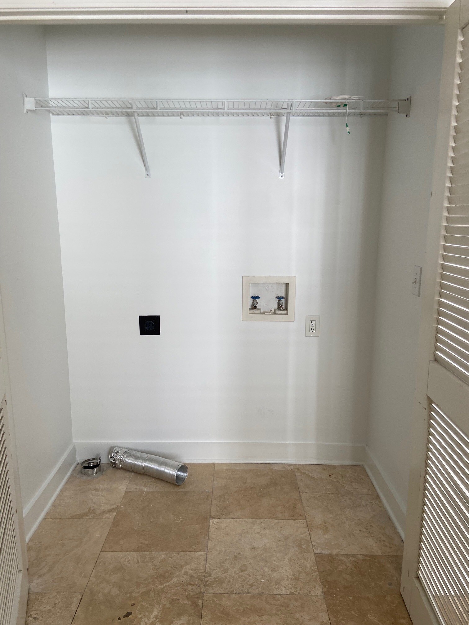 Building Photo - 907 Irving Rd