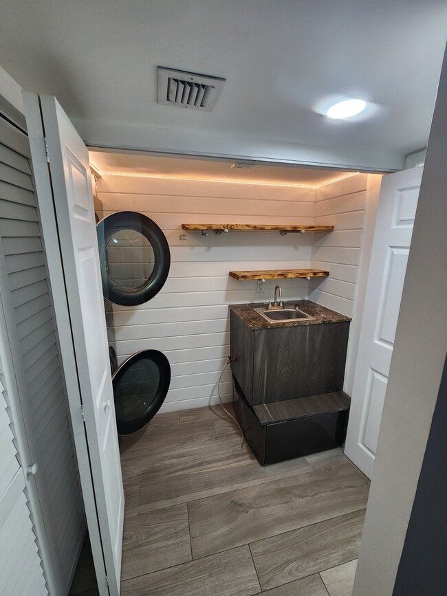 Building Photo - 1461 SW 124th Ct