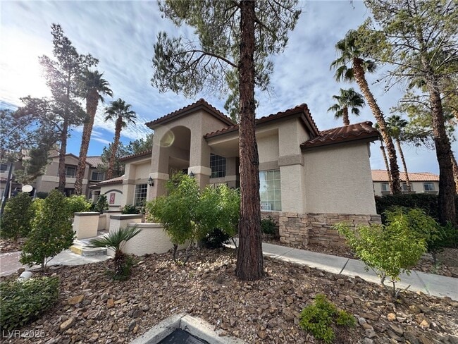 Building Photo - 75 N Valle Verde Dr