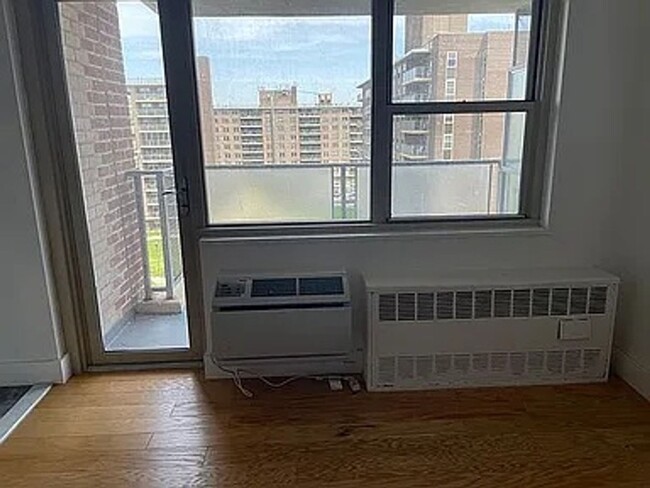 Building Photo - Charming 1BR Condo in Brooklyn