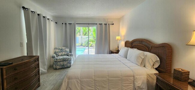 Building Photo - 2284 Las Casitas Dr