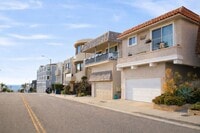 Building Photo - 733 Manhattan Beach Blvd