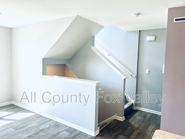 Building Photo - 844 Briar Gln Ct