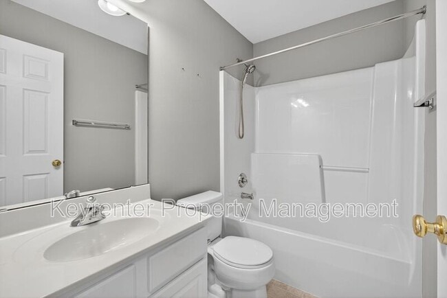 Building Photo - 1111 Ridgeway Dr