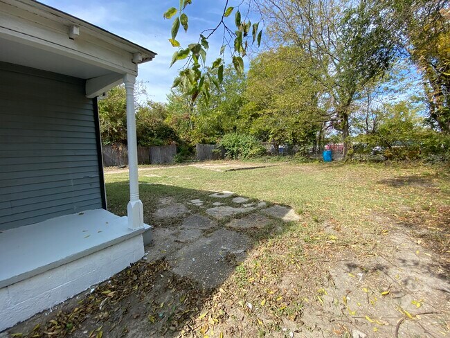 Building Photo - 2403 Old Dominion St