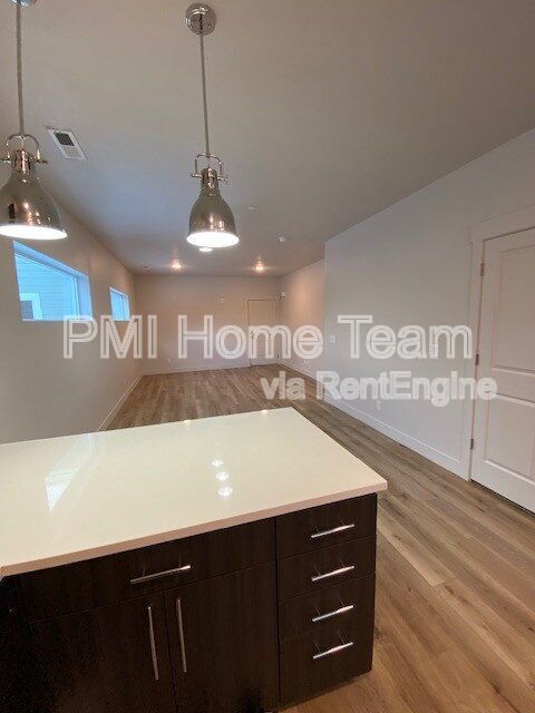 Building Photo - 2874 Kiesel Ave