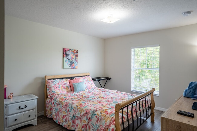 Building Photo - 9859 Tivoli Villa Dr