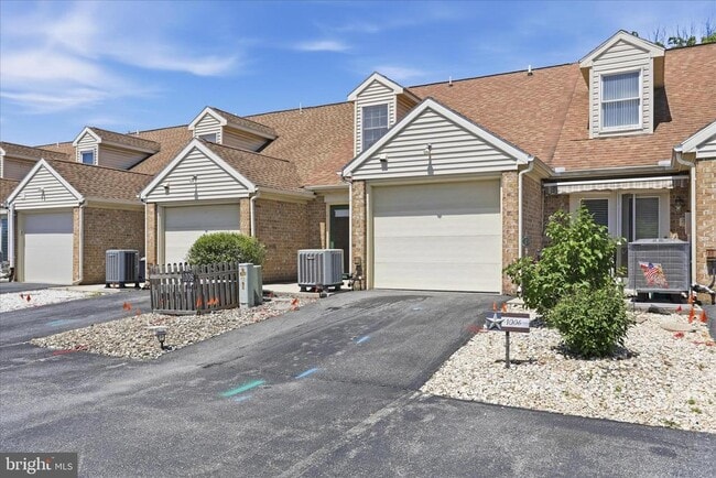 Building Photo - 1008 Orchard Dr