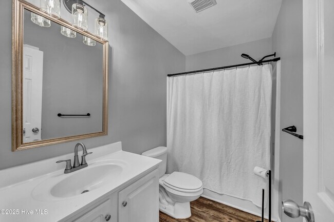 Building Photo - 4609 McClelland Dr