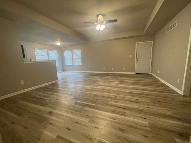 Building Photo - Hard to Find! 4 bedroom, 2 bath home in  W...