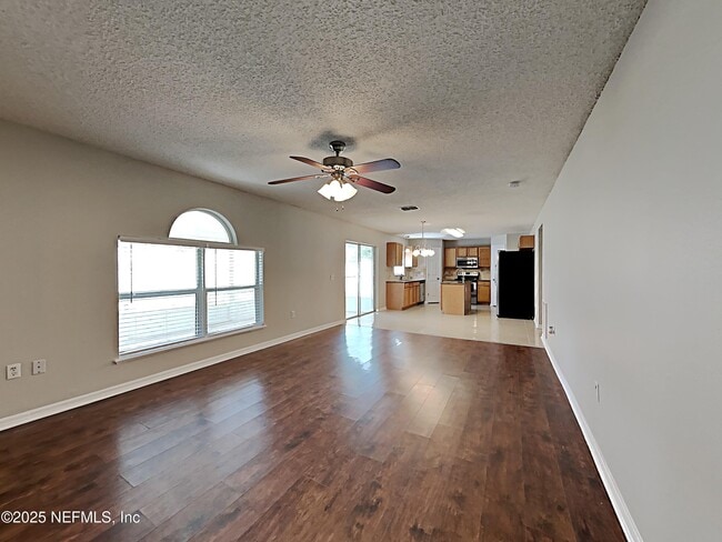 Building Photo - 5596 Ashleigh Park Dr