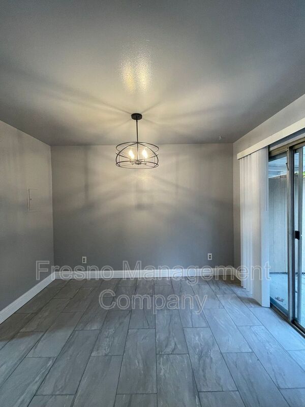 Building Photo - 3318 E Sierra Madre Ave