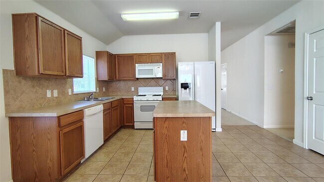 Building Photo - 718 Adler Falls Ln