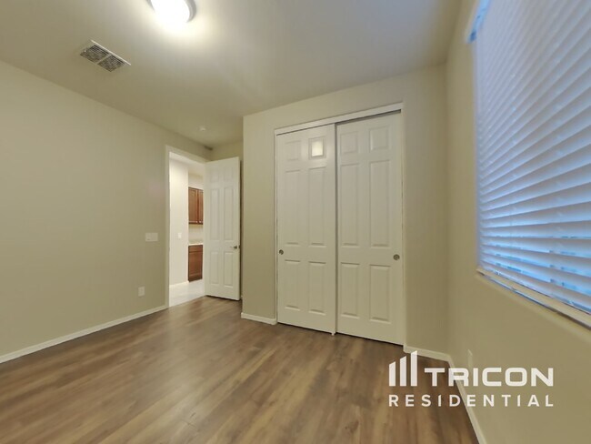Building Photo - 17863 W Buckhorn Trl