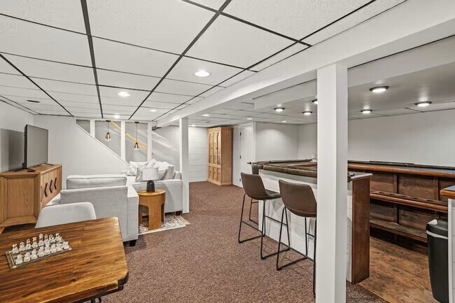 Building Photo - Updated 3 bedroom Delafield ranch