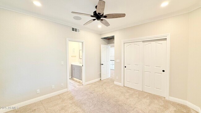 Building Photo - 10188 E Cortez Dr