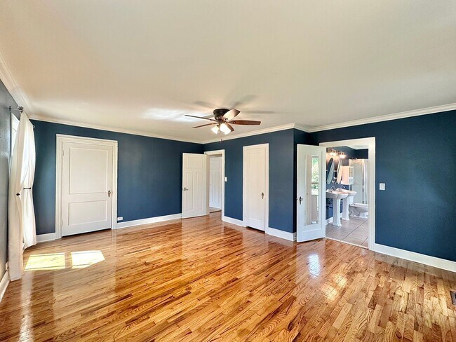 Building Photo - Spacious 4 Bedroom in the Heart of Tyler! Available Now!