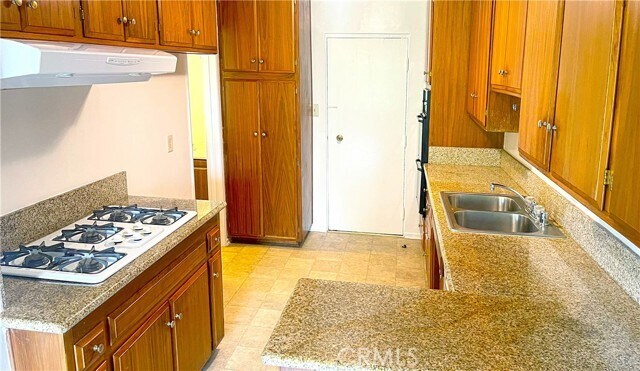 Building Photo - 400 S Los Robles Ave