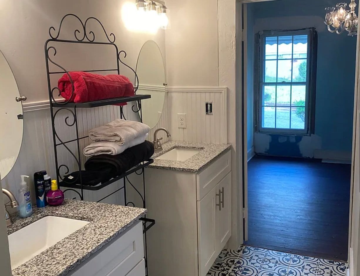 Building Photo - 147 White Cir