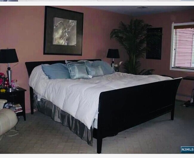 Building Photo - 8C Cove Ln