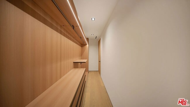 Building Photo - 8765 Hollywood Blvd