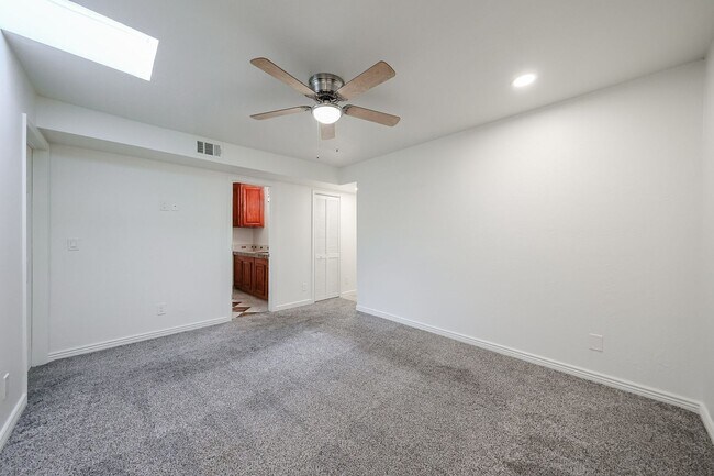 Building Photo - 2851 E Acoma Dr