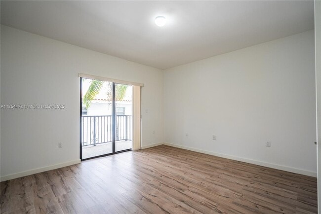 Building Photo - 300 Majorca Ave