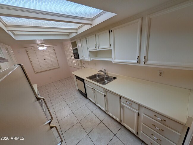Building Photo - 5650 N 78th Pl