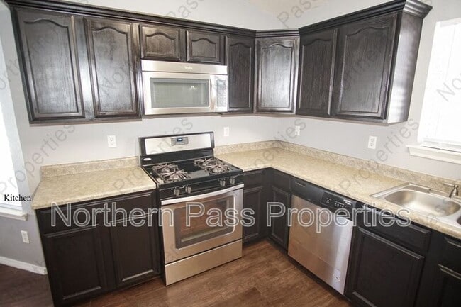 Building Photo - 3717 Tierra Zafiro Dr