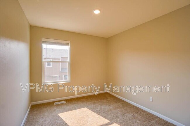 Building Photo - 7104 NE 155th Pl