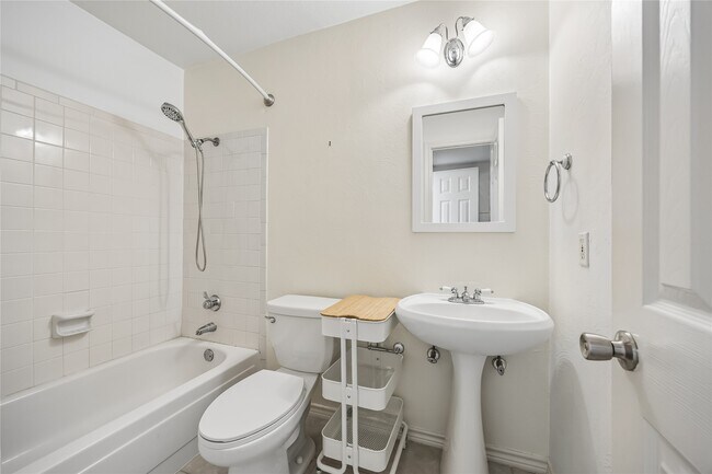 Building Photo - 763 Bering Dr