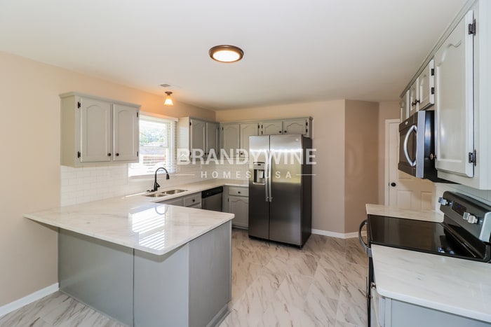 Building Photo - 9914 Leda Cove